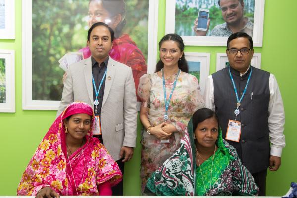 During a visit to Bangladesh in July 2019, the Special Advocate meets with beneficiaries of a government program supported by UNDP known as SWAPNO.  Photo credit: UNDP