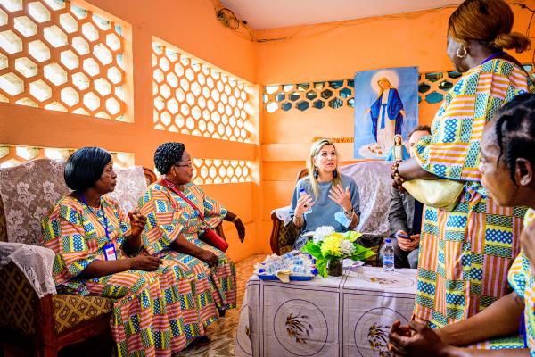 UNSGSA Queen Máxima meets with members of a Village Savings and Loan Association in Abobo, Abidjan, on 13 June 2022.