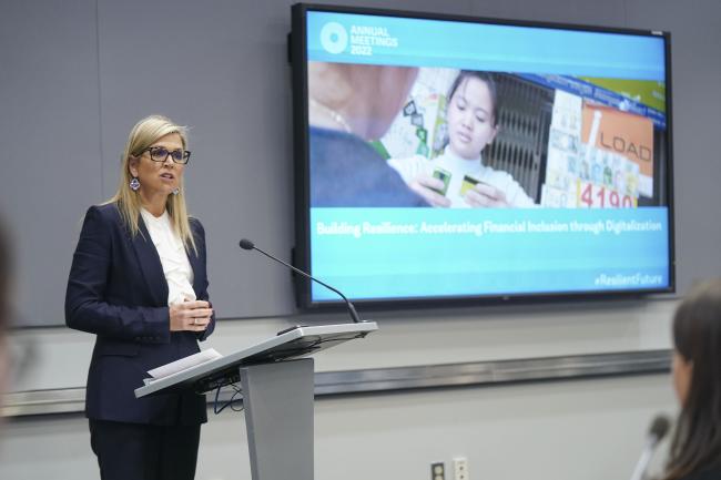 UNSGSA Queen Máxima, who will attend the upcoming IMF-World Bank Spring Meetings, is pictured delivering a speech at the Building Resilience: Accelerating Financial Inclusion through Digitalization event during the IMF-World Bank Annual Meetings in Washington D.C. on 15 October 2022. Photo: World Bank